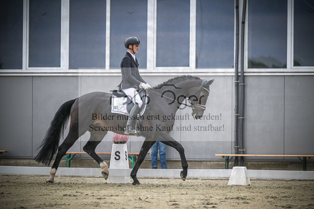 DOS_0844 | Entdecke hochwertige Reitturnierfotos von Foto Oger. Professionell, emotional und authentisch – jetzt Lieblingsmomente im Shop bestellen.Deutschlandweite Turnierfotografie. - Realisiert mit Pictrs.com