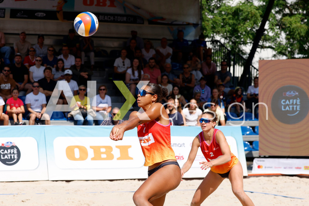 Obi BeachTour 2026 - Basel | BASEL, SWITZERLAND - JULY 19: ELENA CSONTOS (SUI) during the Obi BeachTour 2026 match between CSONTOS / DEECKE (SUI) and FLÜCKIGER / DEMIERRE (SUI) at Barfüsserplatz on July 19, 2026 in Basel, Switzerland. - Realisiert mit Pictrs.com