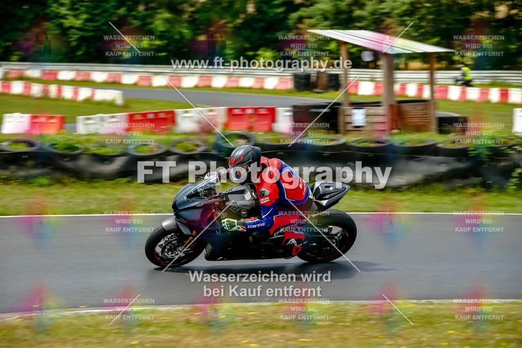 VBK-4840 | Hier findet Ihr Bilder von Touristenfahrten auf der Nürburgring Nordschleife oder von anderen Veranstaltungen die ich besucht habe. Viel Spass beim Durch Schauen 