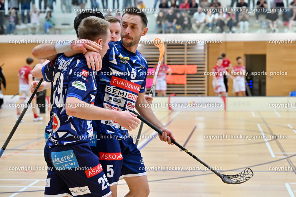 VSV Unihockey vs. KAC Floorball | Jubel VSV Unihockey Mannschaft, #29 Anze Brajic VSV Unihockey, #5 Michael Kanduth VSV Unihockey, VSV Unihockey vs. KAC Floorball, VSV Unihockey vs. KAC Floorball am 12.04.2025 in Villach (Ballspielhalle St. Martin), Austria, (Photo by Bernd Stefan)
