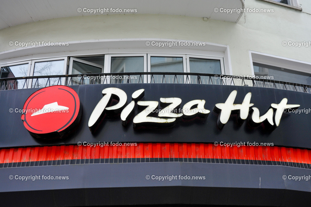 Deutschland_ Bayern_ Wuerzburg_ 23.01.2025-30 | 23.01.2025, Deutschland, GER, Bayern, Wuerzburg im Bild Themenbild, Stadtansichten, Pizza Hut, Fast Food, Restaurant, Pizza, Italienisch, Kette, Schild, Logo, Reklame, Werbung, Feature, Symbolbild