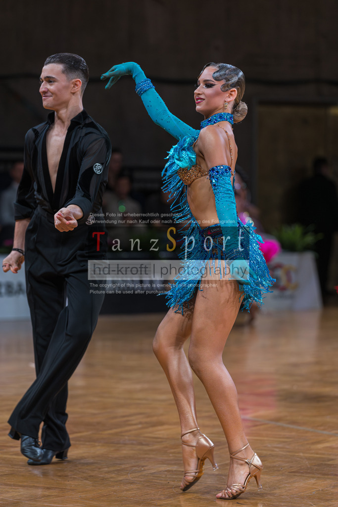 20250820_WDSF Open Lat Youth_2897 | Tanzsportbilder, Standardtanz, Lateintanz, WDSF, DTV, LTVB, dancecomp, goc, hessen tanzt, blaues band der spree, walzer, tango, wiener walzer, slowfox, quickstepp, samba, rumba, cha-cha-cha, paso doble. jive, hd-kroft photography, turniertanzsport