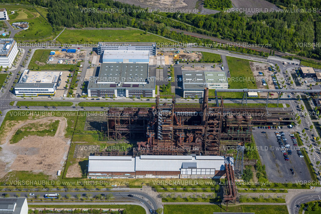 Dortmund230504183 | Luftbild, Technologiepark Gewerbegebiet Phoenix West, Zentrum für Produktionstechnologie (ZfP), Albonair GmbH, bitop AG Pharma, Hochofen Stahlwerk Ruine, Baustelle, Hörde, Dortmund, Ruhrgebiet, Nordrhein-Westfalen, Deutschland