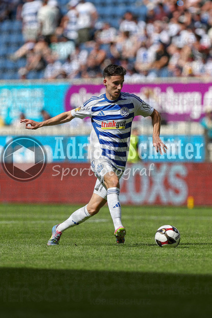 23.05.2026, GER, Fussball, Herren, Niederrheinpokal Finale, Saison 2025/2026, SC St. Tönis - MSV Duisburg | Conor Noß (MSV Duisburg) in Aktion am Ball, Einzelaktion
