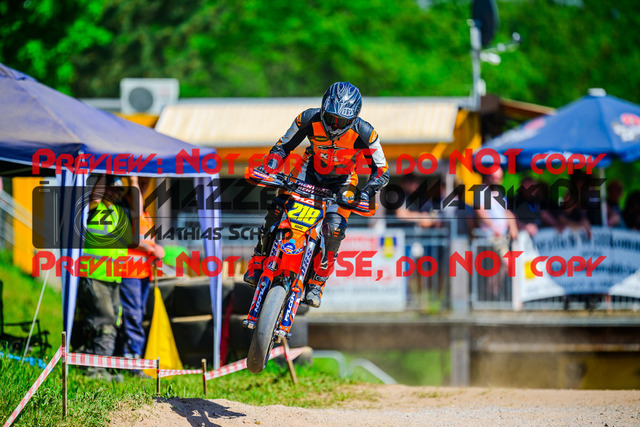 MaZZes_FotoMatrix_240512_6007705_0551 | S2