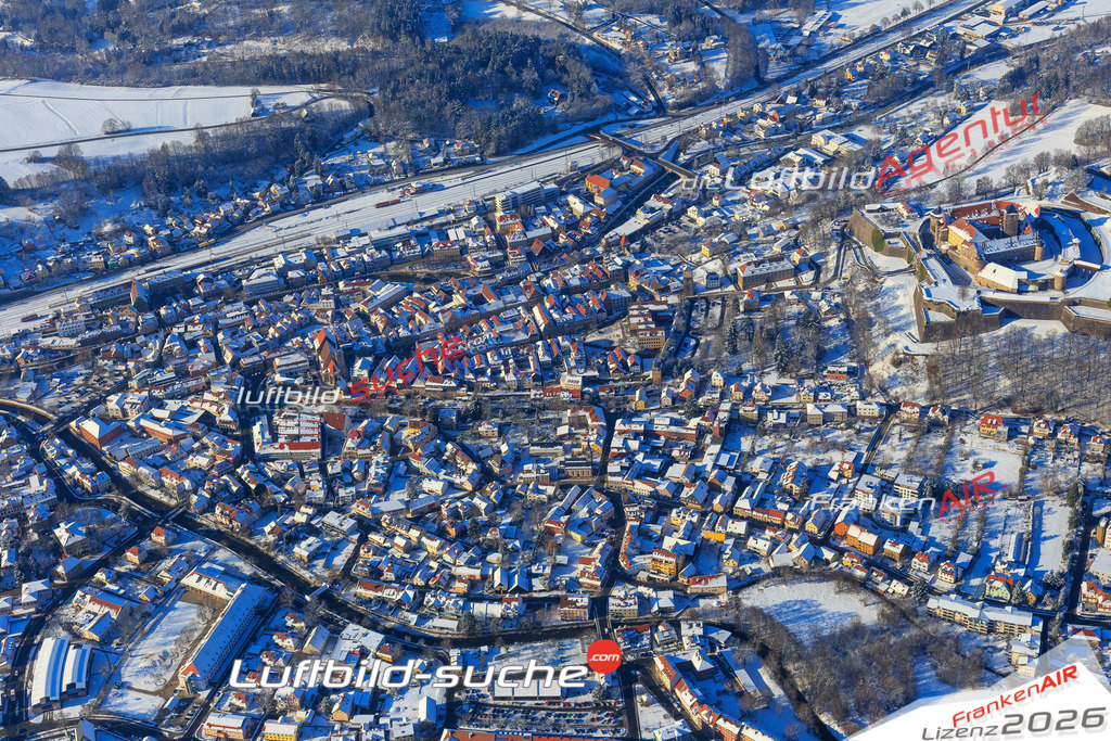 Die Luftaufnahme der Stadt Kronach wurde vom UL-Flugzeug heraus erstellt ( keine Drohne )- hohe Auflösung für beste Qualität