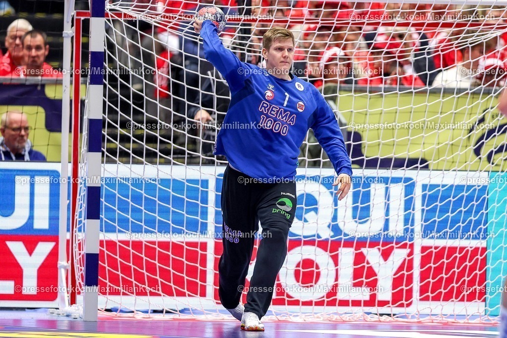 EHF22012602115 | 22.01.2026, Handball, Men's EHF EURO 2026, Spanien - Norwegen, Jyske Bank Boxen in Herning, Dänemark, Main Round:  Robin Paulsen Haug (Norway #01)
