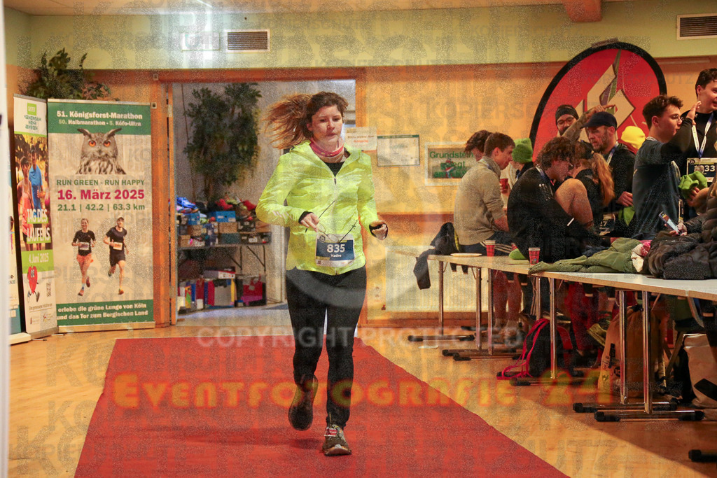 241208_1159_EX1_7109 | Sportfotografie im Rhein-Sieg Kreis, Köln, Bonn, NRW, Rheinland Pfalz, Hessen, etc. Unser Tätigkeitsfeld umfasst den Laufsport vom Volkslauf über den Marathon, Duathlon, Triathon bis zum Ultralauf wie Kölnpfad Ultra oder Schindertrail.