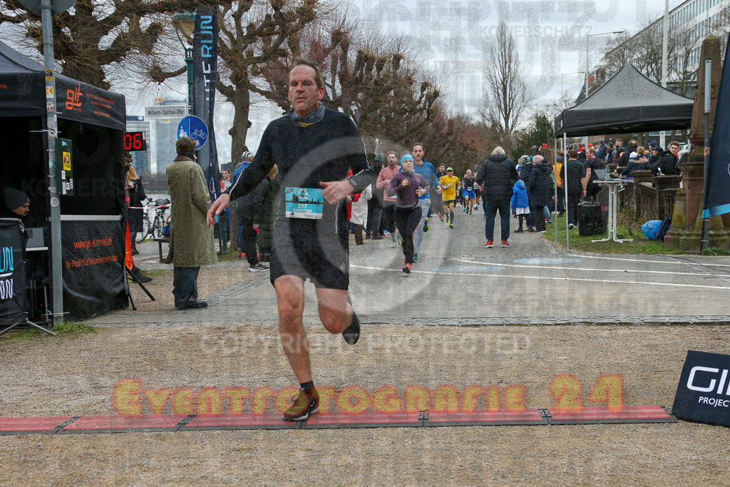 231231_1202_EX1_5232 | Sportfotografie im Rhein-Sieg Kreis, Köln, Bonn, NRW, Rheinland Pfalz, Hessen, etc. Unser Tätigkeitsfeld umfasst den Laufsport vom Volkslauf über den Marathon, Duathlon, Triathon bis zum Ultralauf wie Kölnpfad Ultra oder Schindertrail.