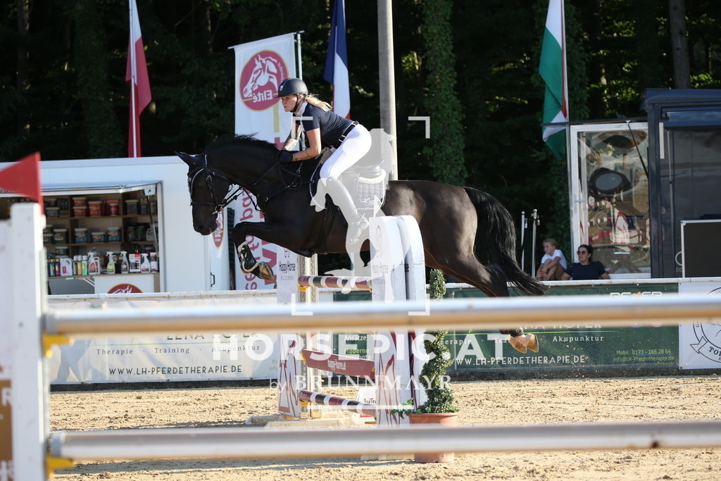 DL2Q5653 | Willkommen bei Brunnmayr - Design & Fotografie – Ihrem Spezialisten für Reitturniere und Pferdeveranstaltungen in Oberösterreich, Salzburg und Bayern! Seit über 17 Jahren sind wir leidenschaftlich dabei.