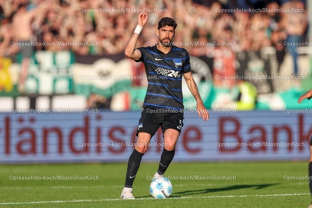SCP09052502281 | 09.05.2025, Fußball, Preußen Münster - Hertha BSC, 2. Fußball Bundesliga, 33. Spieltag, Preußenstadion, Saison 2024 2025: Yassine Bouchama (Preussen Muenster #05) DFB regulations prohibit any use of photographs as image sequences and or quasi-video.