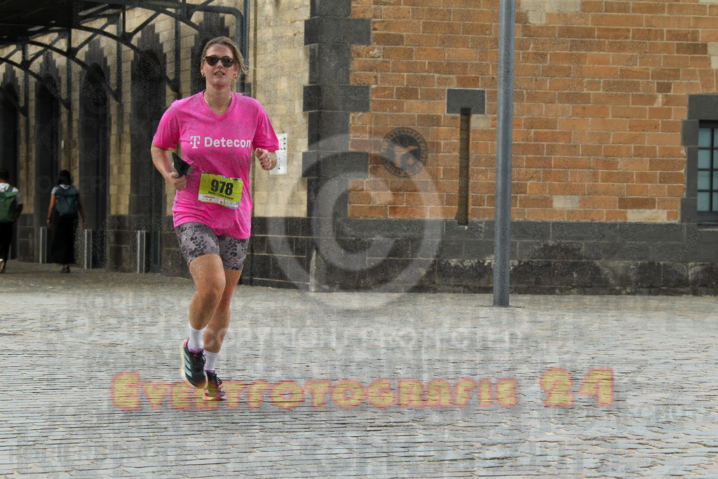 250920_1530_EV4_8984 | Sportfotografie im Rhein-Sieg Kreis, Köln, Bonn, NRW, Rheinland Pfalz, Hessen, etc. Unser Tätigkeitsfeld umfasst den Laufsport vom Volkslauf über den Marathon, Duathlon, Triathon bis zum Ultralauf wie Kölnpfad Ultra oder Schindertrail.