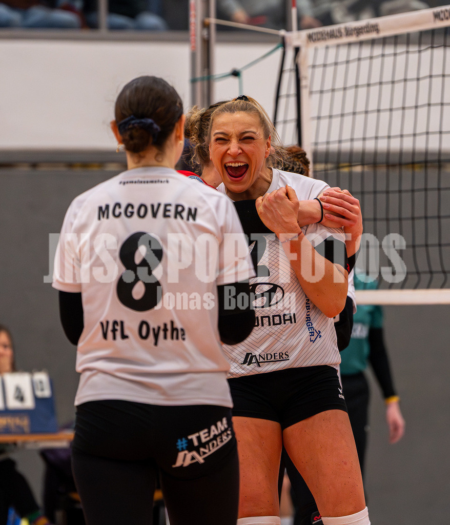 Volleyball I Frauen I Saison 2025-2026 I 2 Bundesliga Pro I 17. Spieltag VFL Oythe - VC Stralsund I 1811 | Freude pur bei Dominika Zoltanska (2,VFL Oythe) - Realisiert mit Pictrs.com