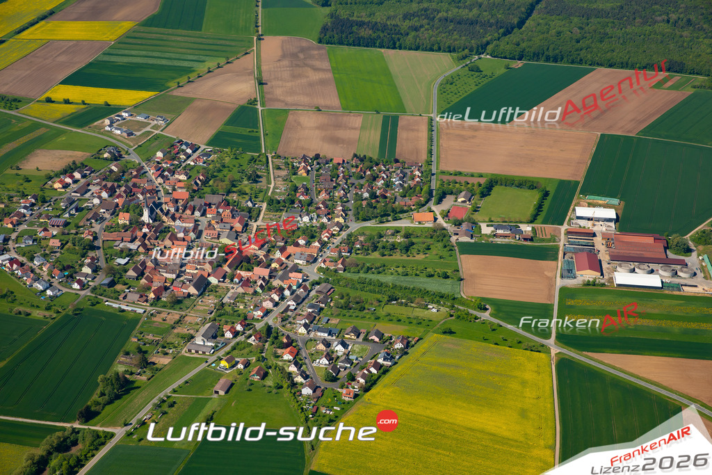 Das Luftbild zeigt : Dipbach Bergtheim - Die Luftaufnahme wurde 2024 vom UL-Flugzeug aus erstellt ( keine Drohne ) - Hochauflösende Luftaufnahme - Für grossformatige Ausdrucke geeignet. Die Geschenkidee !Mit Lizenz und Bildrechte bestellbar