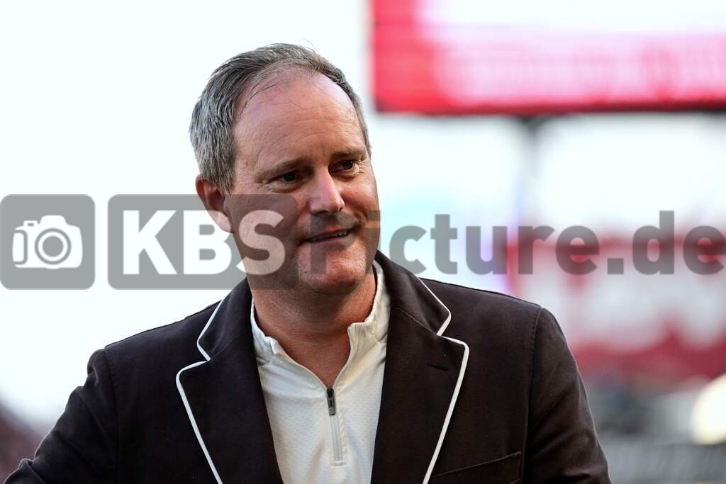 KBS Picture_FCStPauli-AtalantaBergamo_Test_010 | Goettlich Oke Praesident (St.Pauli) ,Sportplatz :  Millerntor Stadion, - Realisiert mit Pictrs.com