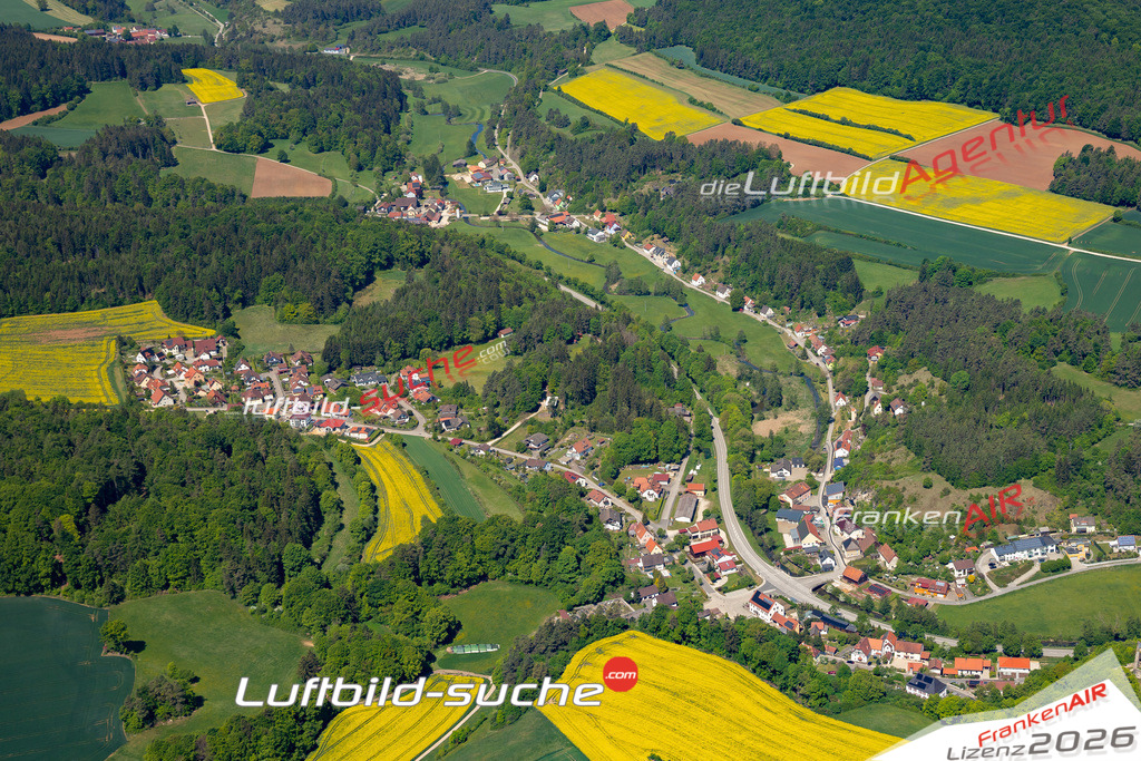 Schrägluftbild  Pfaffenhofen  Kastl - Das Luftbild wurde 2025 vom UL-Flugzeug heraus erstellt ( keine Drohne ) - Hochauflösende Luftaufnahme -Nicht vergleichbar mit Google Maps oder Satelittenbilder- Die Geschenkidee !Mit Lizenz und Bildrechte bestellbar