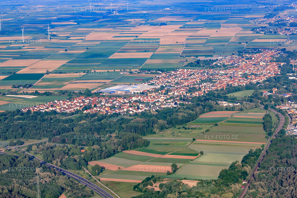 Luftbild: Stadtansicht aus Osten in Bellheim im Bundesland Rheinland-Pfalz in Deutschland. Foto: IMG_64929.jpg vom 18.05.2014 durch Werner Riehm/FLY-FOTO.de