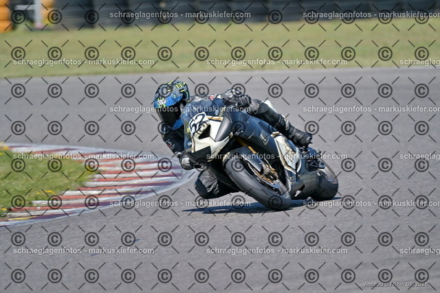 26BT01-1592 | 052 - Realisiert mit Pictrs.com