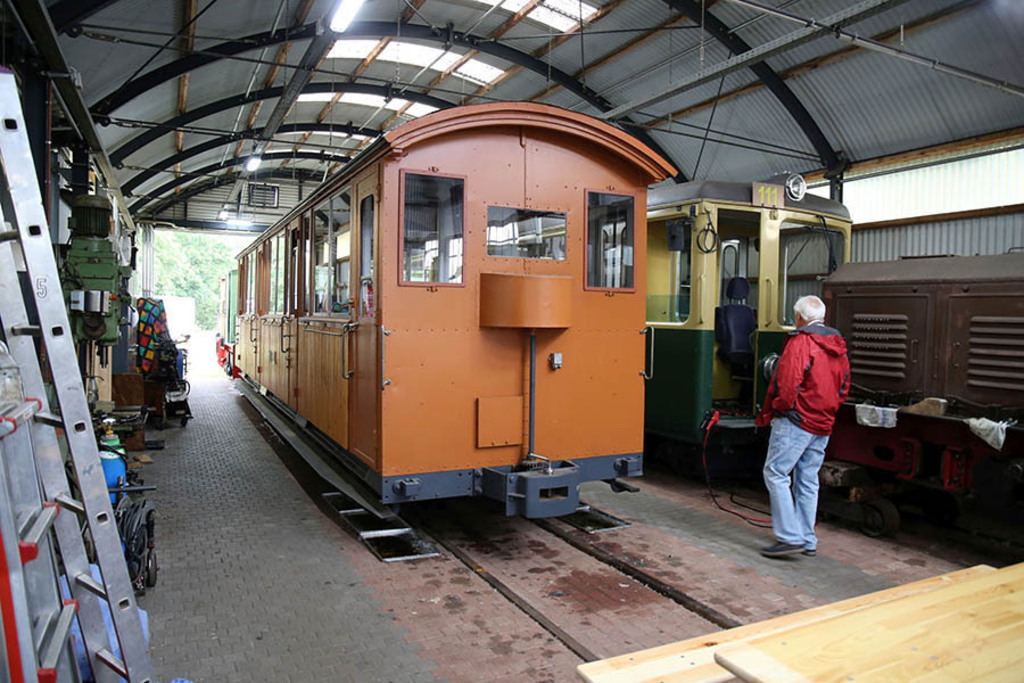 Museumsfeldbahn Lindenau | Entdecke über 20 Kategorien Leipzig-Motive: Foto-Downloads, hochwertige Poster, Leinwand- & Fine-Art-Prints. Jetzt Lieblingsfoto im Bildlexikon Leipzig Shop bestellen!