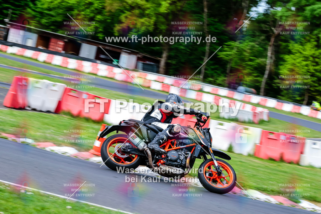 MotoTeamVBK-20088 | Hier findet Ihr Bilder von Touristenfahrten auf der Nürburgring Nordschleife oder von anderen Veranstaltungen die ich besucht habe. Viel Spass beim Durch Schauen 