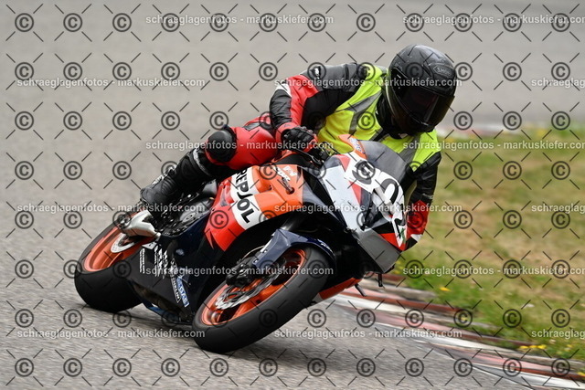 25bt02-1143 | markuskiefer.com - Realisiert mit Pictrs.com
