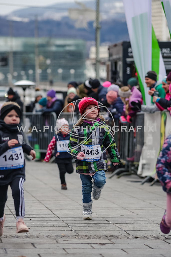 SILVESTERLAUF LINZ 25 | Linz, AUSTRIA, 31. Dezember 25, TRIRUN SILVESTERLAUF LINZ 25 , Image shows: 
Photo: WAPICS / BINDER Manuel