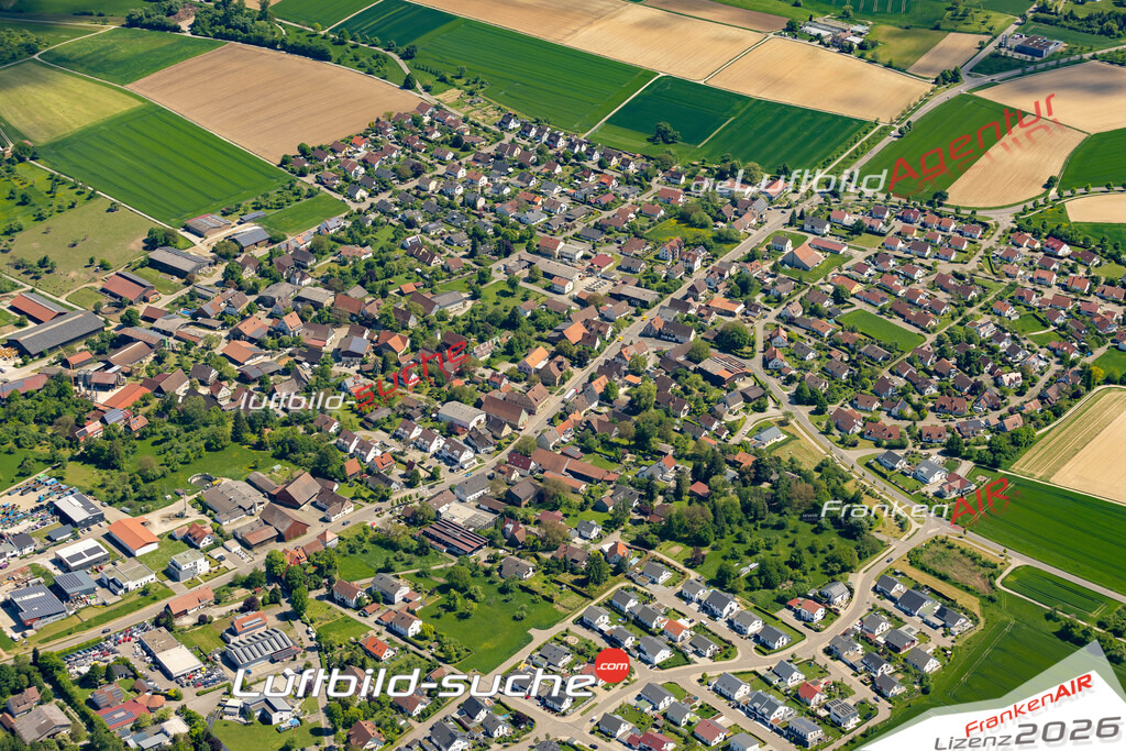 Luftaufnahme  Uttenhofen  Rosengarten Das Luftbild wurde 2025 vom UL-Flugzeug heraus erstellt ( keine Drohne ) - Hochauflösende Luftaufnahme -Nicht vergleichbar mit Google Maps oder Satelittenbilder- Die Geschenkidee !Mit Lizenz und Bildrechte bestellbar
