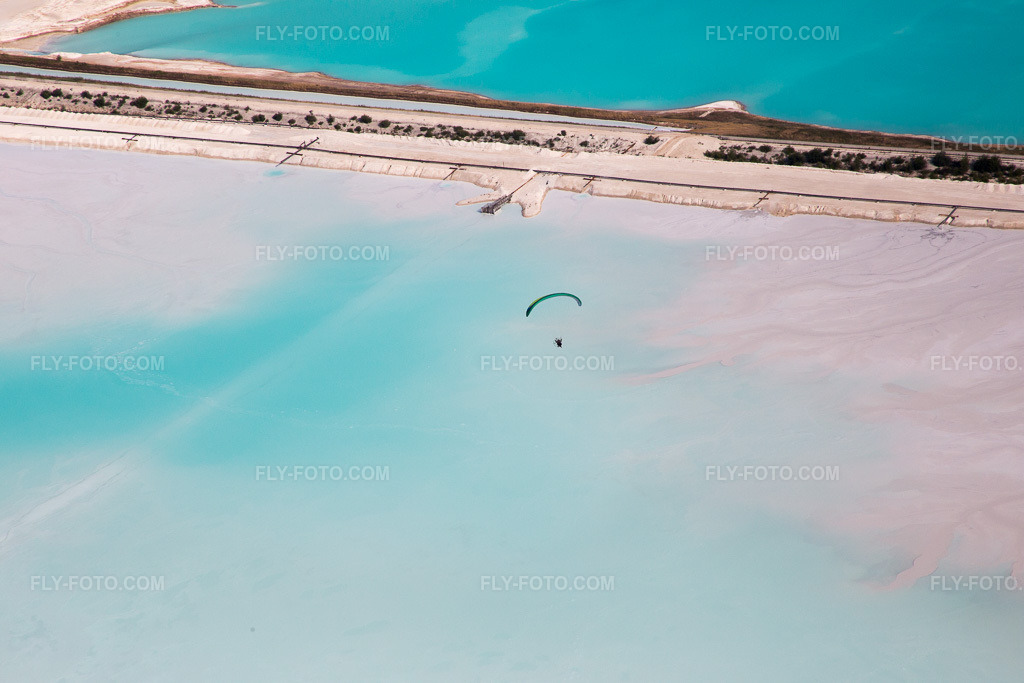 Aerial view: Brown and white salt pans for salt production in Rosières-aux-Salines in the state Meurthe et Moselle, France. – Photo: IMG_083149.jpg taken on 07/11/2015 by Werner Riehm/FLY-FOTO.com – Resolution of the original: 5472 x 3648 px