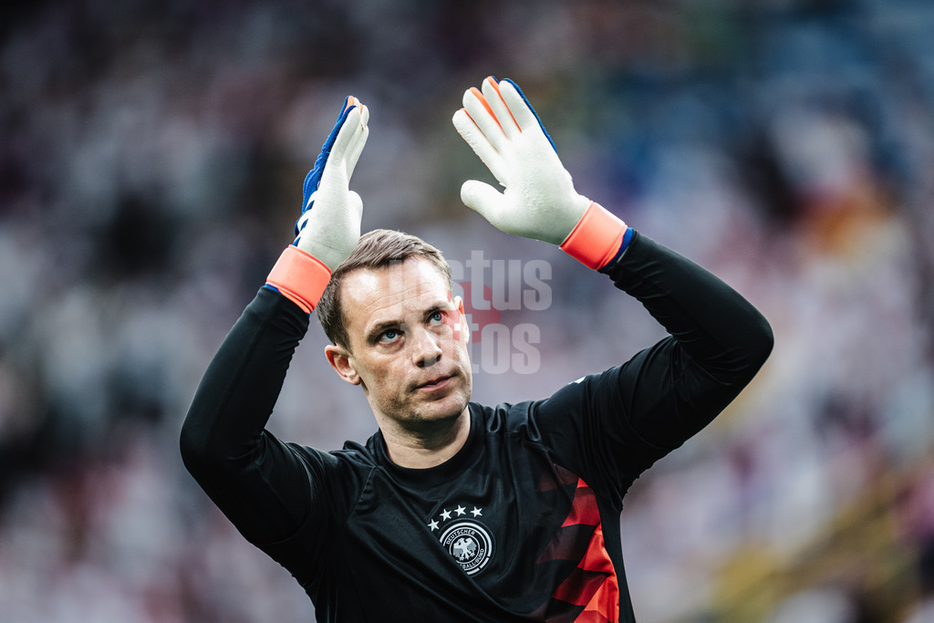 Fußball | Herren | UEFA-Fußball-Europameisterschaft 2024 | Achtelfinale | Deutschland vs. Dänemark | 29.06.2024 | Manuel Neuer (#1, Deutschland) applaudiert den Fans vor dem SPiel