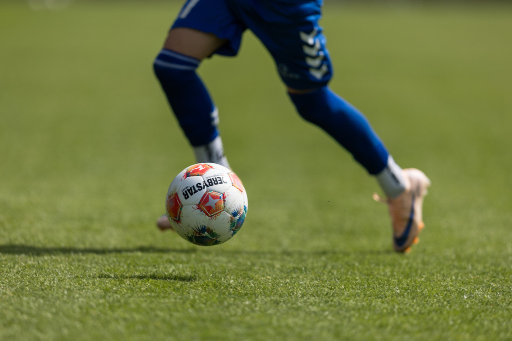 Fußball I Männer I 40. Pfingscup Hollage I 13049 | realhellocedii - Realisiert mit Pictrs.com