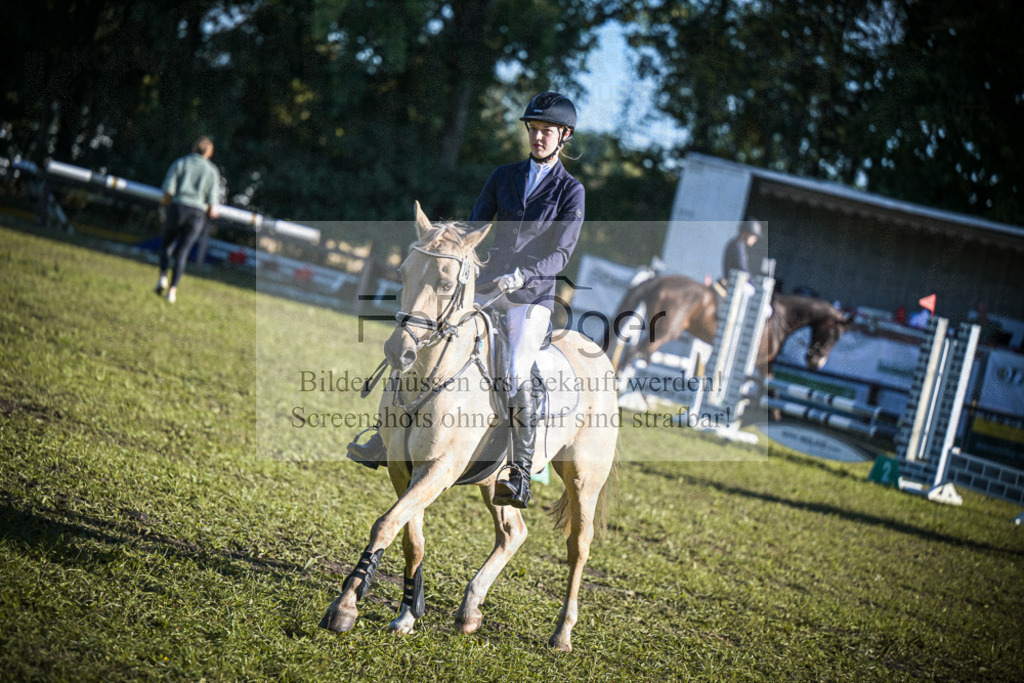 DOS_0008 | Entdecke hochwertige Reitturnierfotos von Foto Oger. Professionell, emotional und authentisch – jetzt Lieblingsmomente im Shop bestellen.Deutschlandweite Turnierfotografie. - Realisiert mit Pictrs.com