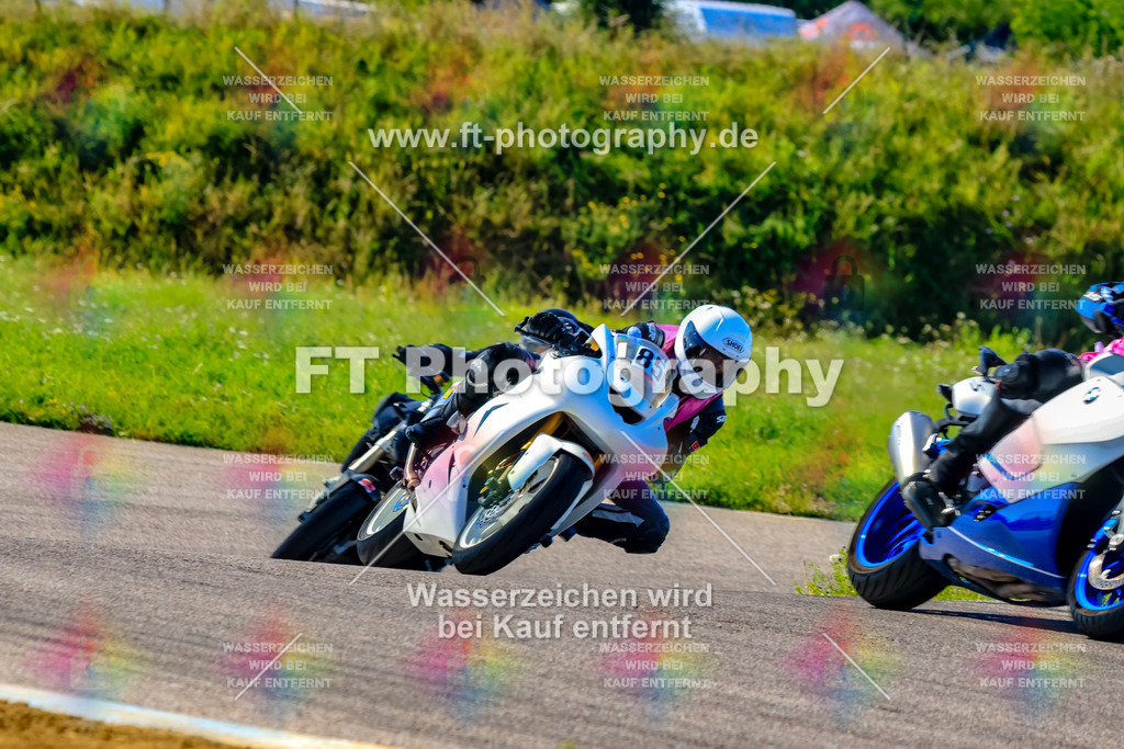 085-2336 | Hier findet Ihr Bilder von Touristenfahrten auf der Nürburgring Nordschleife oder von anderen Veranstaltungen die ich besucht habe. Viel Spass beim Durch Schauen 