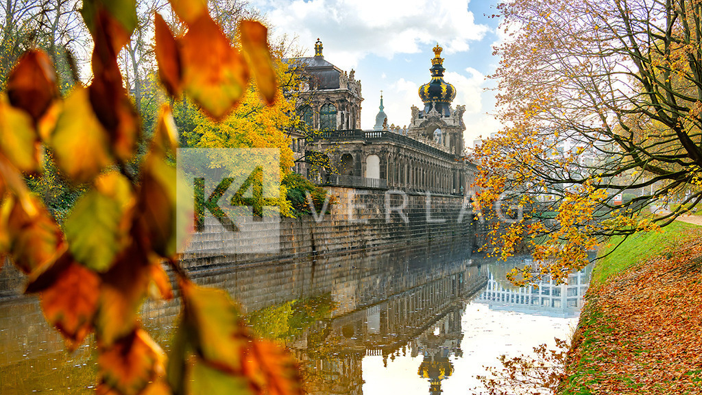 Dresden-Zwinger-Kronentor-Herbst_0U3A4336 | Herbstliche Stimmung am Kronentor dem Eingang zum Zwinger - Realisiert mit Pictrs.com