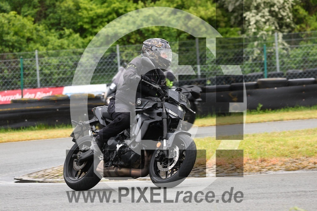 0039-20260512_01349 | Schöne Erinnerungen an spannende Momente - das festzuhalten ist unser Job. PIXELrace.de ist seit 2003 auf den Rennstrecken Europas unterwegs um die Action draußen beim Fahren und die wunderbare Stimmung imm Fahrerlager für euch einzufangen.