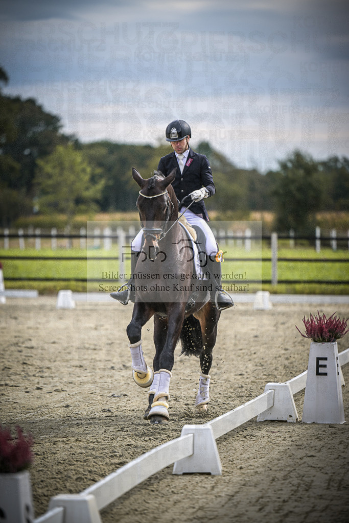 DOS_0197 | Entdecke hochwertige Reitturnierfotos von Foto Oger. Professionell, emotional und authentisch – jetzt Lieblingsmomente im Shop bestellen.Deutschlandweite Turnierfotografie. - Realisiert mit Pictrs.com