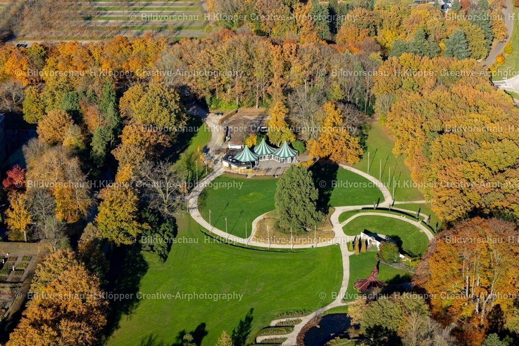 Luftbilder Arcen Limburg-7592 | Luftbildfotografie Herbstluftbild Wassergraben mit Wasserschloß Schloss Kasteeltuinen Arcen in Arcen in Limburg, Niederlande - Realisiert mit Pictrs.com