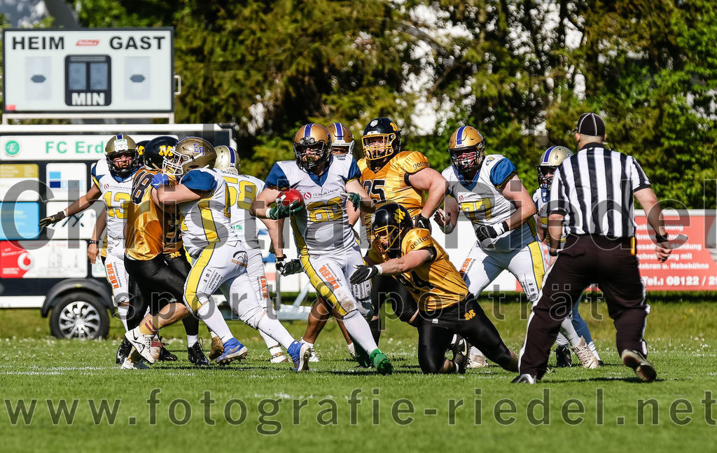 2022-05-14_048_Erding_Bulls_gegen_Munich_Cowboys_2 | Erding, Deutschland, 14.05.2022:
Fußball, Regionalliga 2022, 3. Spieltag, Erding Bulls gegen Munich Cowboys 2, Endergebnis: 20:30

Maximilian Stacke (Erding Bulls, #80)

Foto: Christian Riedel / fotografie-riedel.net