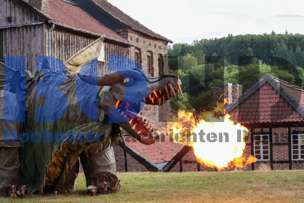 SES_MKRLHE20250705-75 | bond - Realisiert mit Pictrs.com