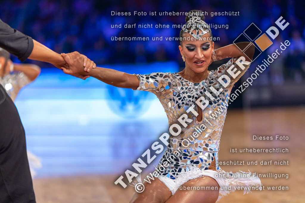 20231111-02151 | Hier finden Sie Tanz Bilder vom Latein und Standard Formationen tanzen. Sportbilder vom Tanzsport. Schöne Fotos und von Weltmeisterschaft, Europameisterschaft, Bundesliga, Regionalliga, Oberliga und Landesliga sowie von GOC Stuttgart, DanceComp, WM Bremen