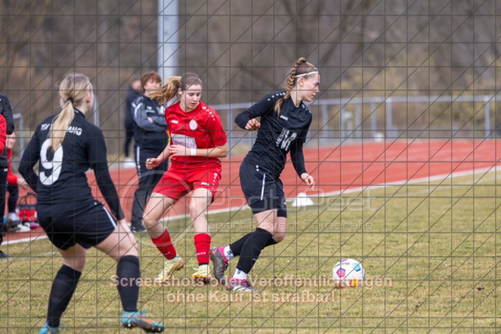 20250223_130714_0014 | #,1.FC Donzdorf (rot) vs. TSV Tettnang (schwarz), Fussball, Frauen-WFV-Pokal Achtelfinale, Saison 2024/2025, Rasenplatz Lautertal Stadion, Süßener Straße 16, 73072 Donzdorf, 23.02.2025 - 13:00 Uhr,Foto: PhotoPeet-Sportfotografie/Peter Harich