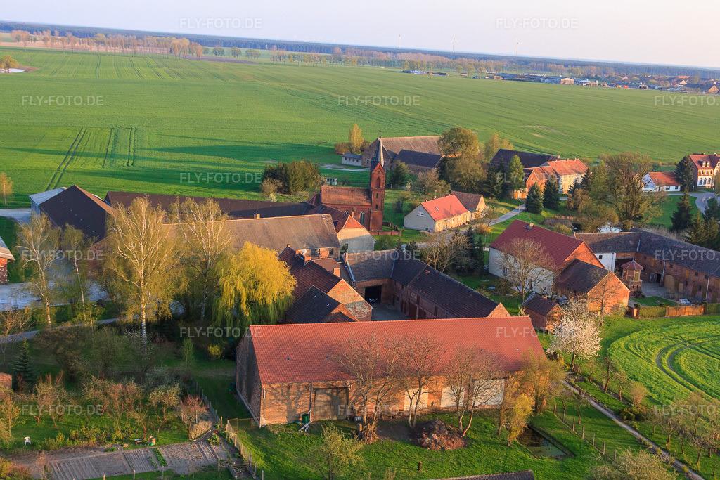 Luftbild: Ortsteil Höfgen im Ortsteil Welsickendorf in Niederer im Bundesland Brandenburg in Deutschland. Foto: IMG_26099.jpg vom 23.04.2010 durch Werner Riehm/FLY-FOTO.de