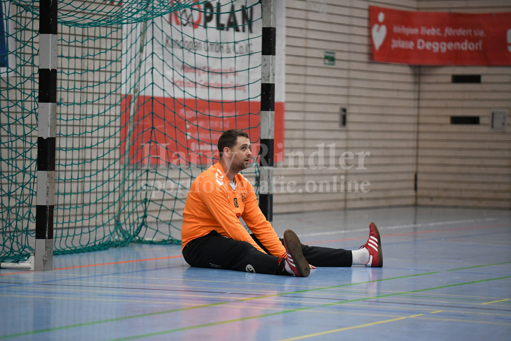 HC Deggendorf :  TSV Rottenburg  | Denis Detlaf  (HC Deggendorf  #18) - Realisiert mit Pictrs.com