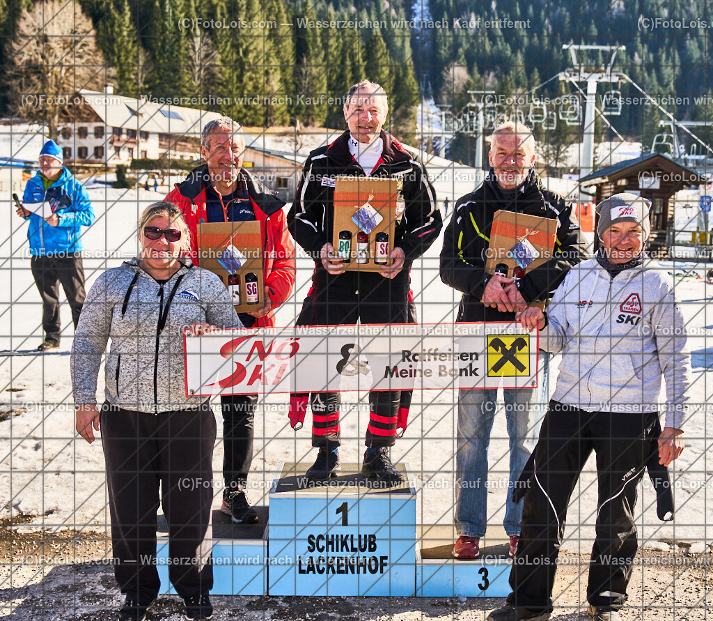 ALP1245_MastersCup-RTL-II_LKHF_Siegerehrung | NÖ Raiffeisen MastersCup, Jugend - Damen - Herren, Riesentorlauf-Rennen 2 auf der Fuchswaldpiste in Lackenhof am Ötscher, durchführender Verein: Schiklub Lackenhof, So 9. Februar 2025.