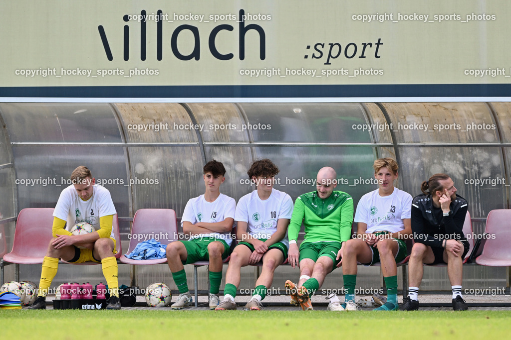 SC Landskron vs. Rapid Lienz | Spielerbank SC Landskron, #1 Manuel Alexander Petutschnig SC Landskron, #15 Gabriel Staguller SC Landskron, #16 Tristan Viggo Haslauer SC Landskron, #11 Christian Wilpernig SC Landskron, #23 Jonas Jakob Armin Steinwender SC Landskron, SC Landskron vs. Rapid Lienz, SC Landskron vs. Rapid Lienz am 22.09.2024 in Villach (Sportanlage Landskron), Austria, (Photo by Bernd Stefan)