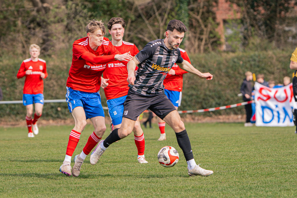 Fußball I Herren I Saison 2025-2026 I Landesliga Weser-Ems I 22. Spieltag I TV Dinklage - FC Schüttorf 09 I 15151 | jns.sportfotos - Realisiert mit Pictrs.com