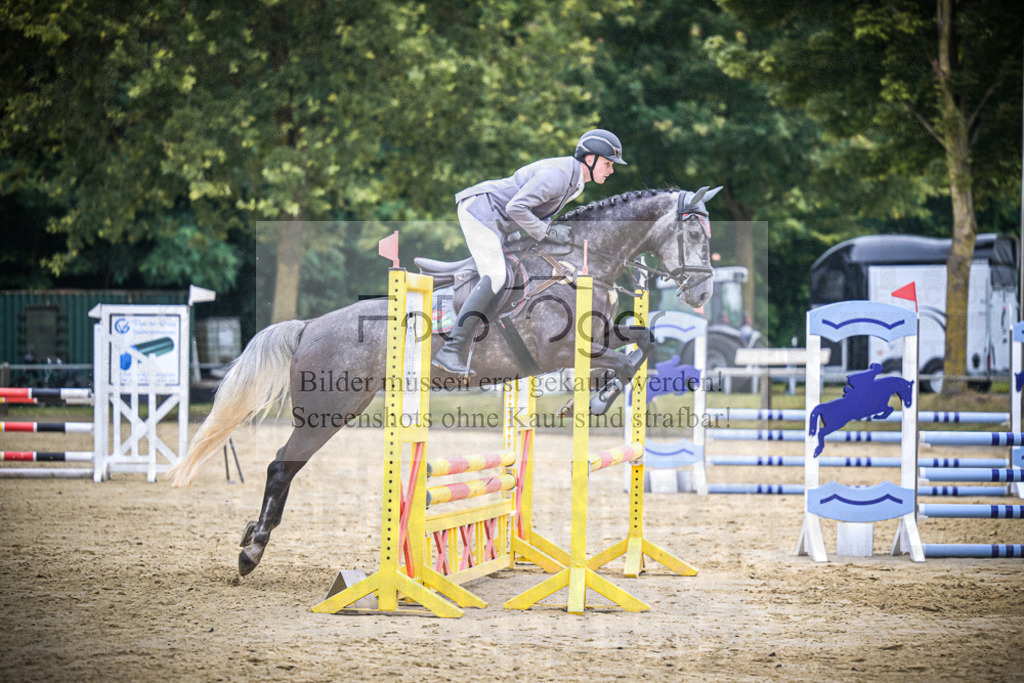 DOS_2952 | Entdecke hochwertige Reitturnierfotos von Foto Oger. Professionell, emotional und authentisch – jetzt Lieblingsmomente im Shop bestellen.Deutschlandweite Turnierfotografie. - Realisiert mit Pictrs.com