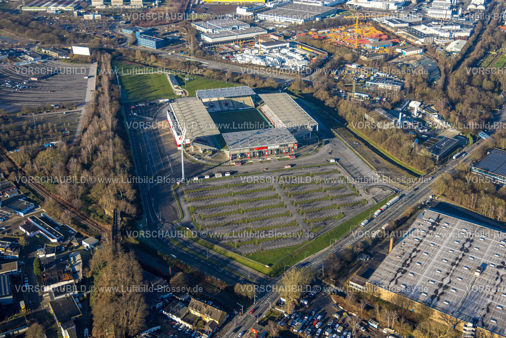 Essen241201732RWE-StadionAnDerHafenstrasse | Luftbild, Fußballstadion an der Hafenstraße des Clubs Rot-Weiss Essen,3. Bundesliga , Essen-Borbeck, Tribünen, ,Essen, Ruhrgebiet, Nordrhein-Westfalen, Deutschland