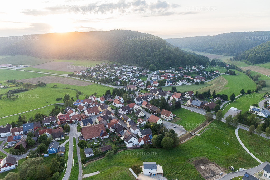 Luftbild: Ortsansicht im Ortsteil Zimmern in Immendingen im Bundesland Baden-Württemberg in Deutschland. Foto: IMG_102786.jpg vom 25.08.2017 durch Werner Riehm/FLY-FOTO.de