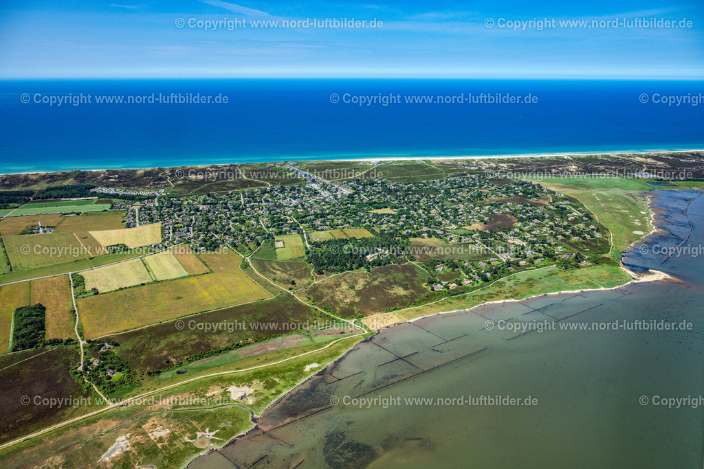 Sylt_Kampen_ELS_5383210625 | KAMPEN (SYLT) 13.06.2025 Ortsansicht an der Meeres-Küste in Kampen (Sylt) auf der Insel Sylt im Bundesland Schleswig-Holstein, Deutschland. // Townscape on the seacoast in Kampen (Sylt) at the island Sylt in the state Schleswig-Holstein, Germany. Foto: Martin Elsen