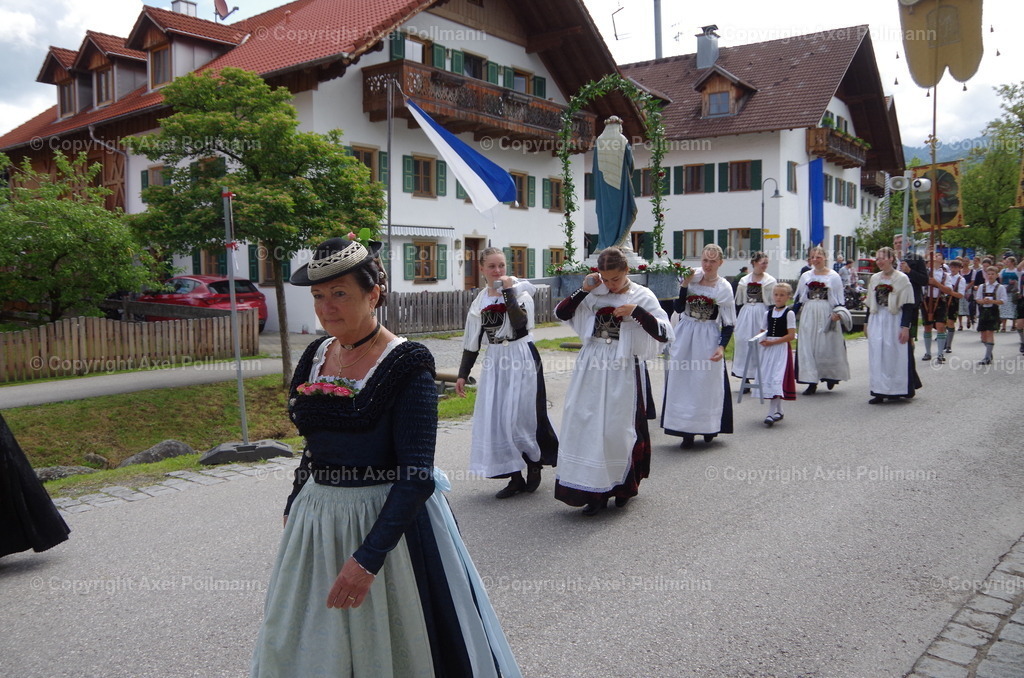 IMGP6649 | fotografiert von Axel PollmannLeonhardi Wallfahrt Benediktbeuern und Murnau, Fronleichnam, Fasching, Landschaft im Loisachtal und Benediktbeuern  - Realisiert mit Pictrs.com